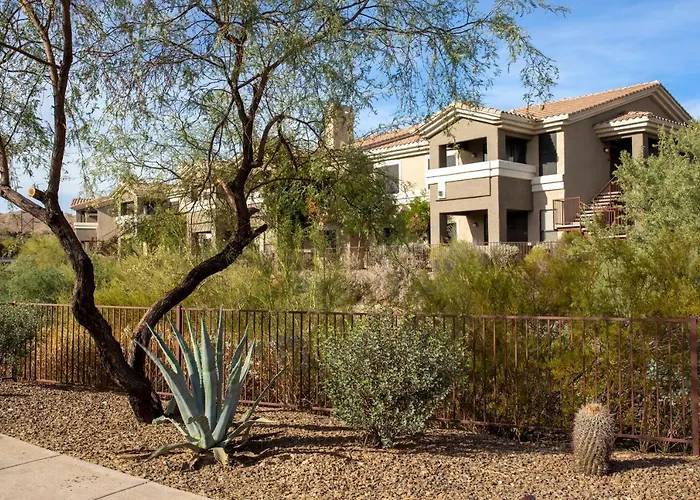 Raintree At South Mountain Preserve Hotel