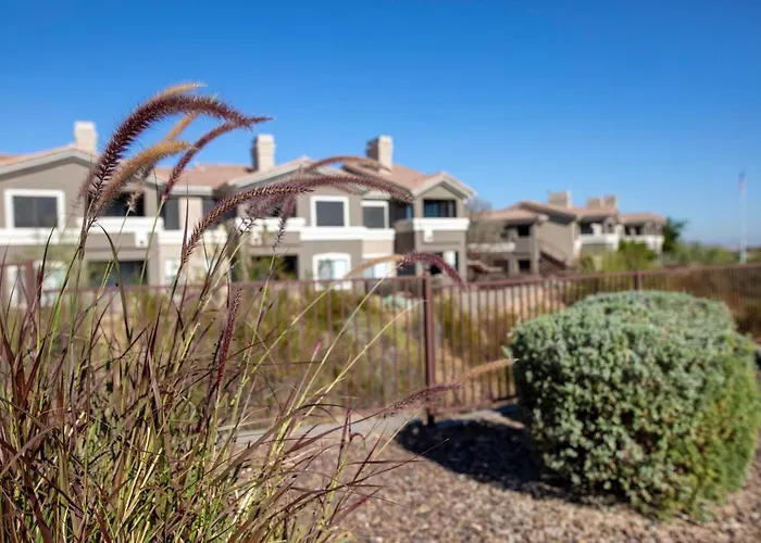 Hotel Raintree At South Mountain Preserve