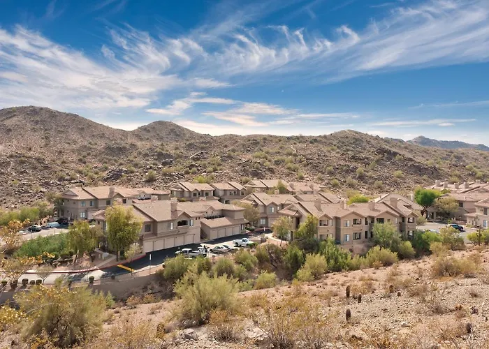 Hotel Raintree At South Mountain Preserve