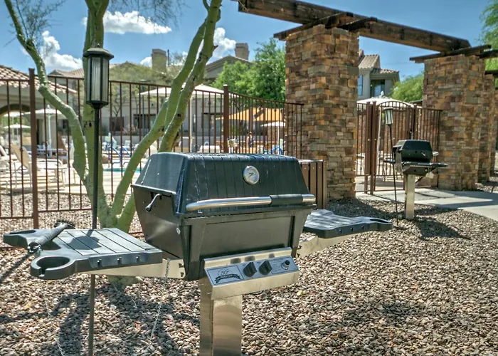 Hotel Raintree At South Mountain Preserve