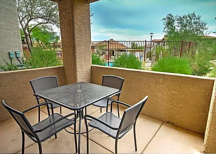 Hotel Raintree At South Mountain Preserve