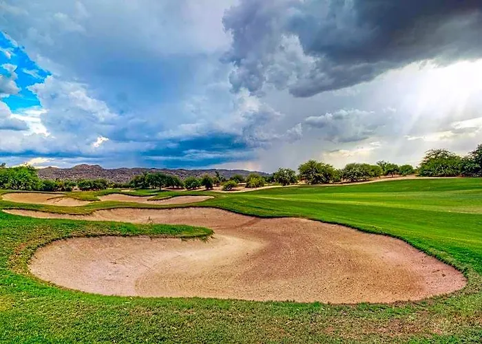 Hotel Raintree At South Mountain Preserve 3*
