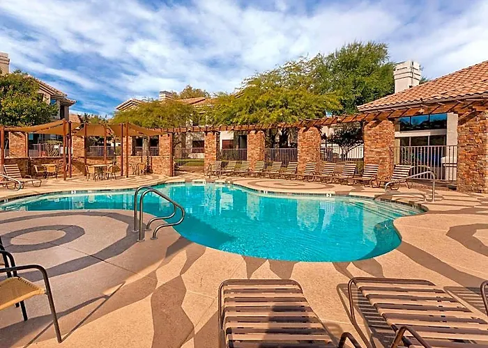 Hotel Raintree At South Mountain Preserve