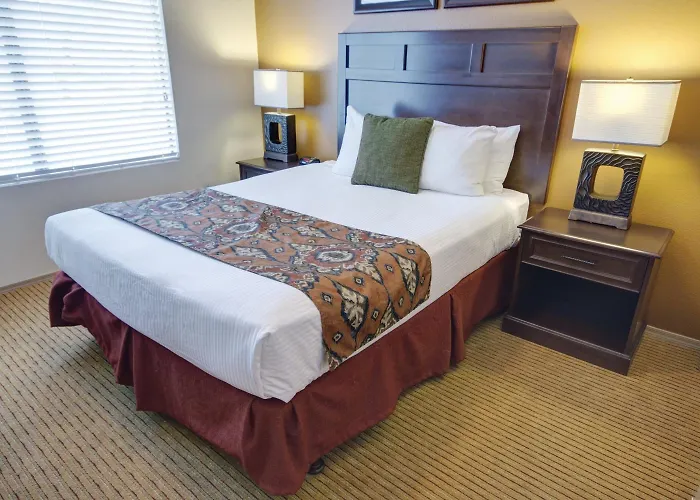Raintree At South Mountain Preserve Hotel 3*