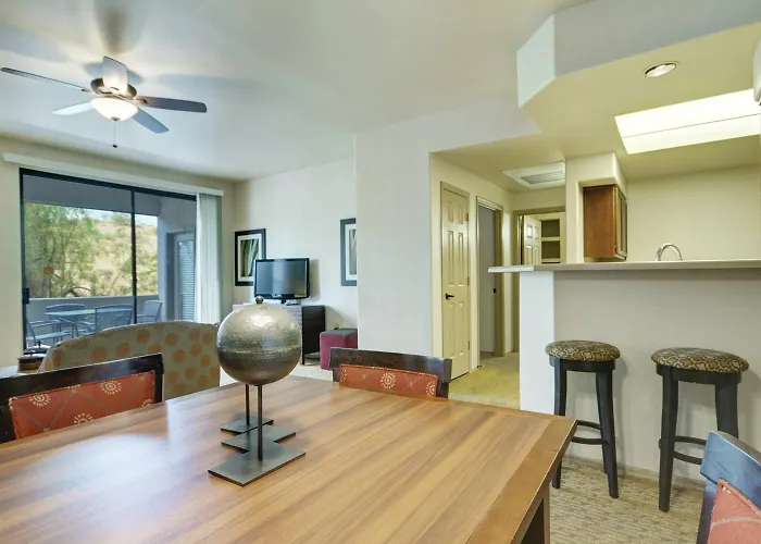 Hotel Raintree At South Mountain Preserve 3*