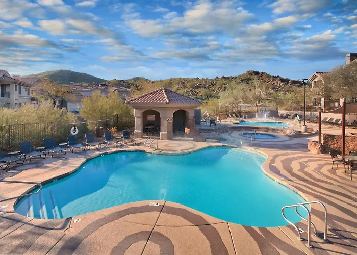 Hotel Raintree At South Mountain Preserve